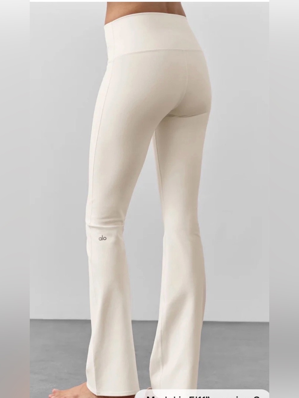ALO Yoga High-Waist Flare Leggings - Cream